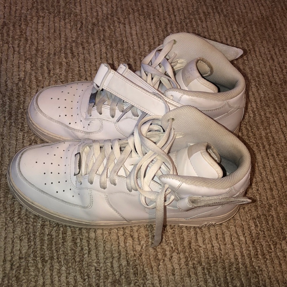White AF 1 Mid